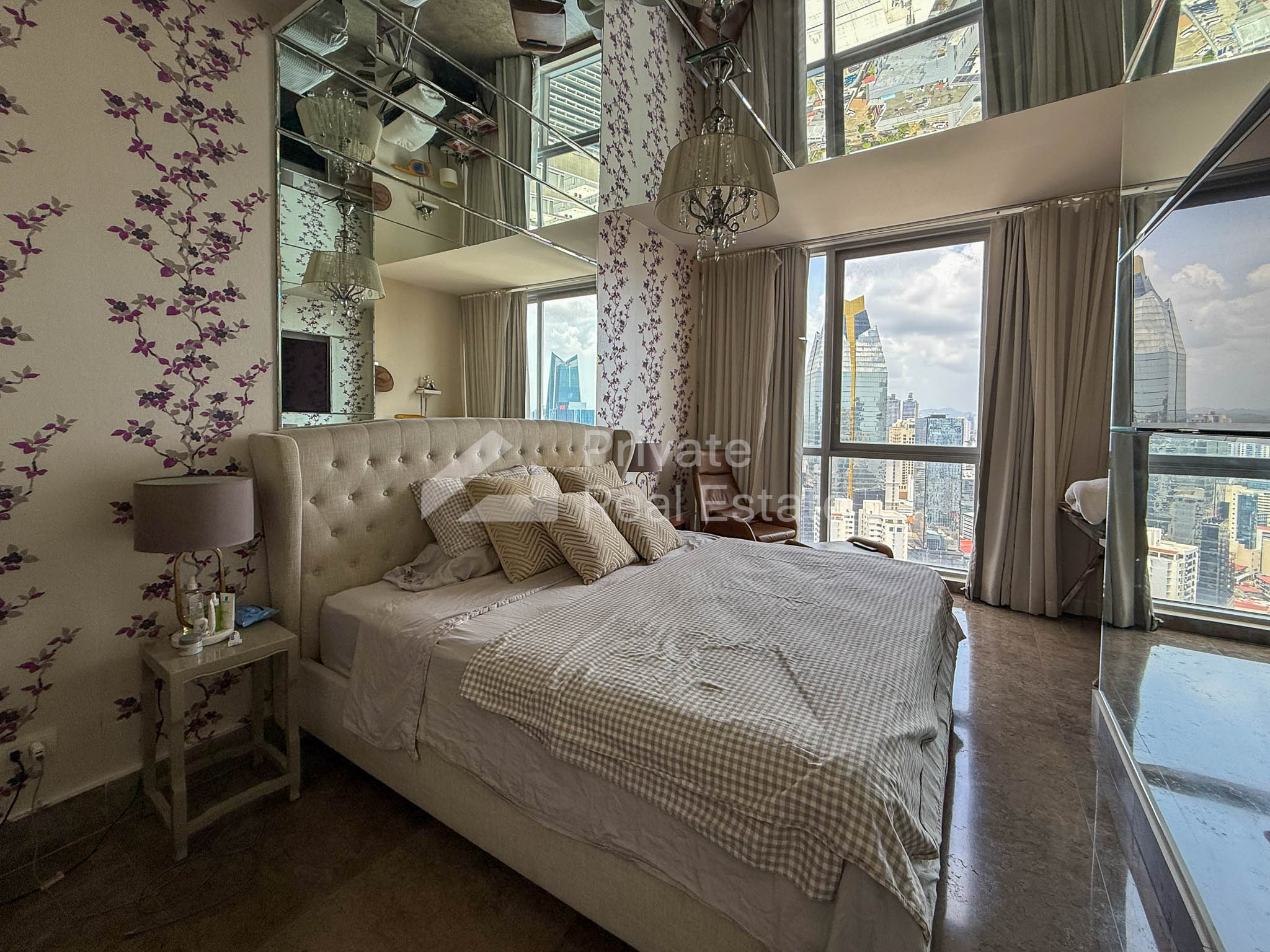 Venta de moderno apartamento en P.H. Arts & Yoo, Avenida Balboa