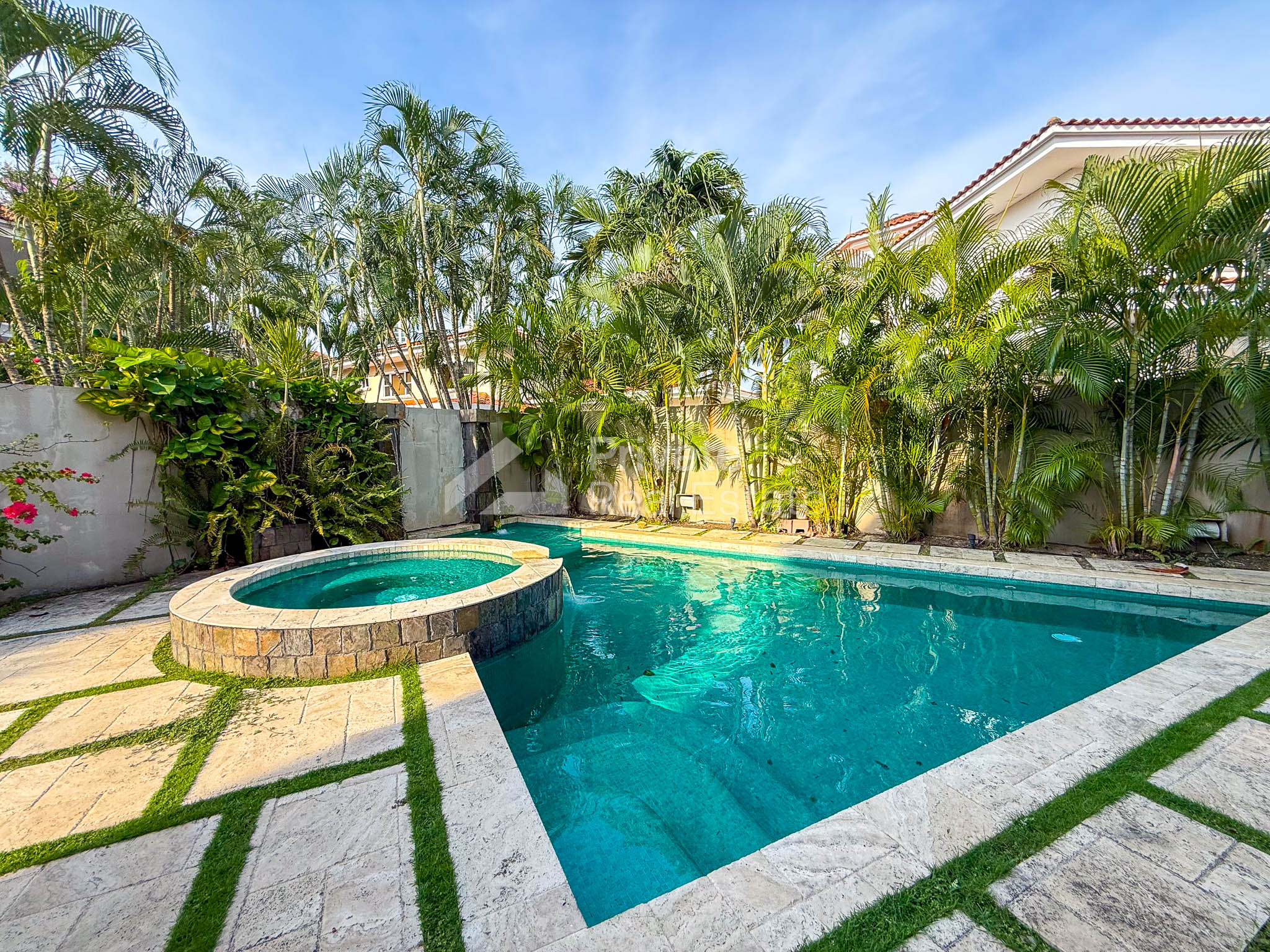 Venta de casa en Costa del Este Las Perlas 1